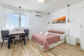 Skyline Apartment